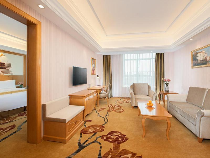 Vienna Hotel Nanxiong Exterior foto
